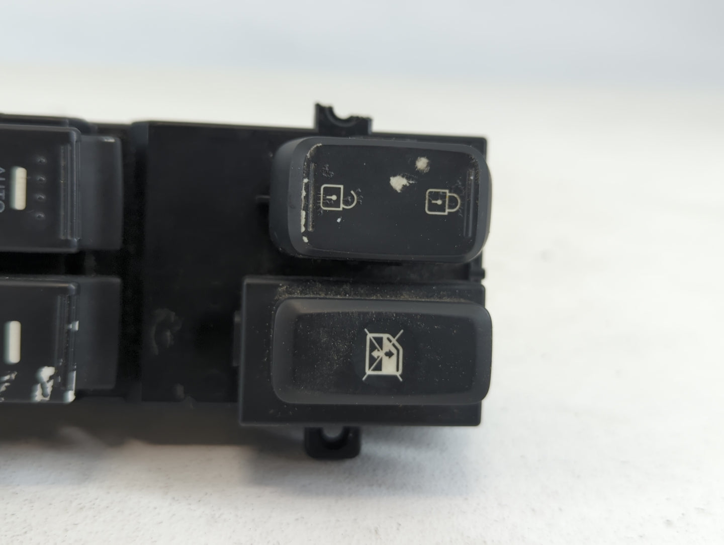 2012-2015 Chevrolet Captiva Sport Master Power Window Switch Replacement Driver Side Left P/N:93570-2T500 Fits OEM Used Auto Parts - Oemusedautoparts1.com