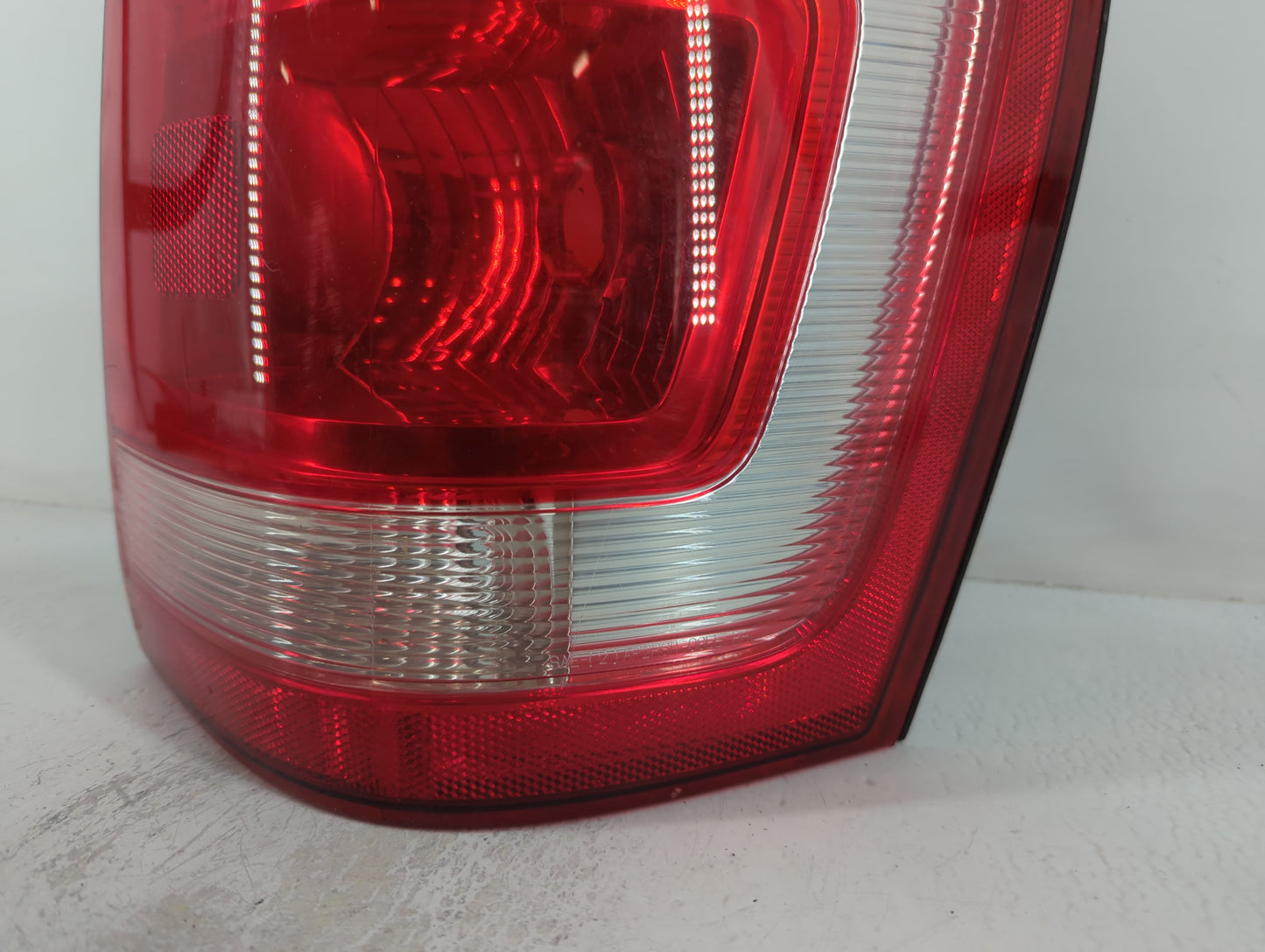 2008-2012 Ford Escape Tail Light Assembly Passenger Right OEM P/N:9L84-13B504-A Fits Fits 2008 2009 2010 2011 2012 OEM Used Auto Parts - Oemusedautoparts1.com