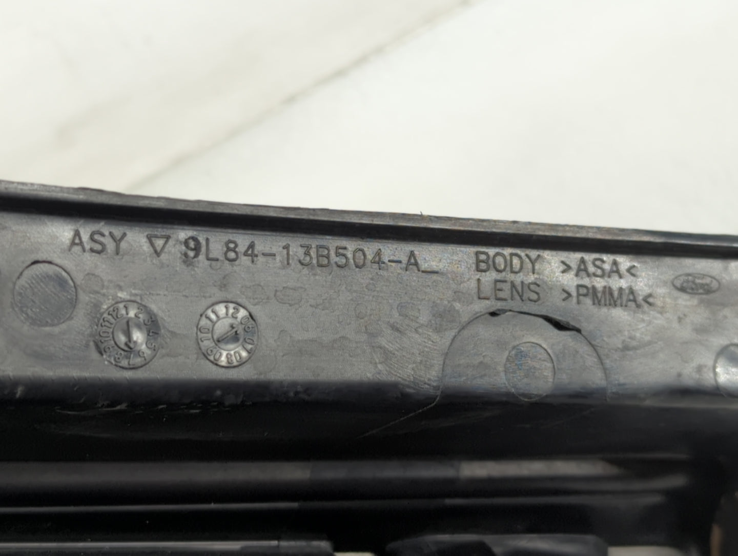 2008-2012 Ford Escape Tail Light Assembly Passenger Right OEM P/N:9L84-13B504-A Fits Fits 2008 2009 2010 2011 2012 OEM Used Auto Parts - Oemusedautoparts1.com