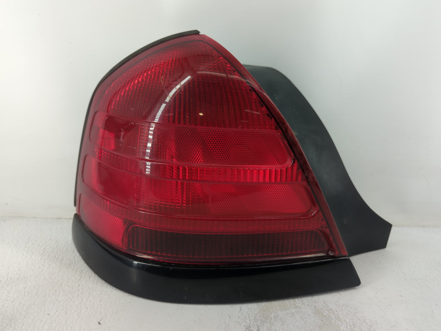 2011 Chrysler Town & Country Tail Light Assembly Driver Left OEM P/N:9705BR2428 Fits OEM Used Auto Parts - Oemusedautoparts1.com