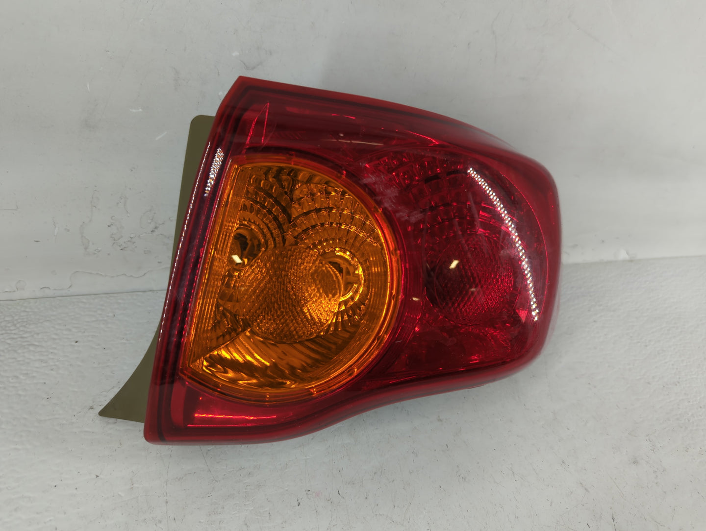 2009-2010 Toyota Corolla Tail Light Assembly Passenger Right OEM P/N:02539088 Fits Fits 2009 2010 OEM Used Auto Parts - Oemusedautoparts1.com