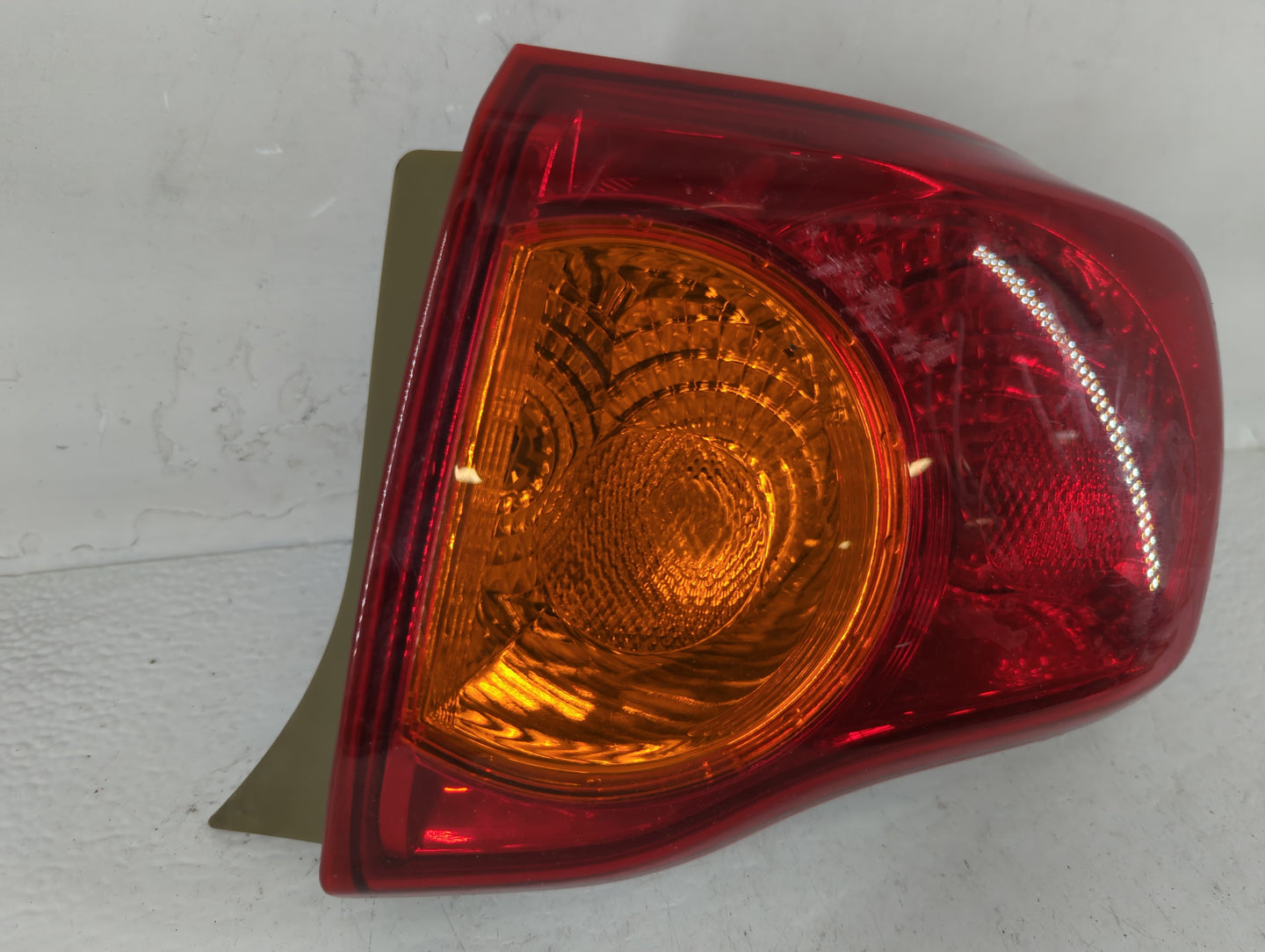 2009-2010 Toyota Corolla Tail Light Assembly Passenger Right OEM P/N:02539088 Fits Fits 2009 2010 OEM Used Auto Parts - Oemusedautoparts1.com