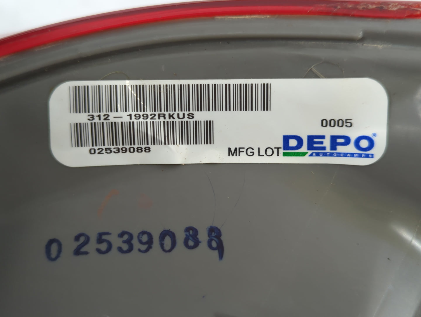 2009-2010 Toyota Corolla Tail Light Assembly Passenger Right OEM P/N:02539088 Fits Fits 2009 2010 OEM Used Auto Parts - Oemusedautoparts1.com