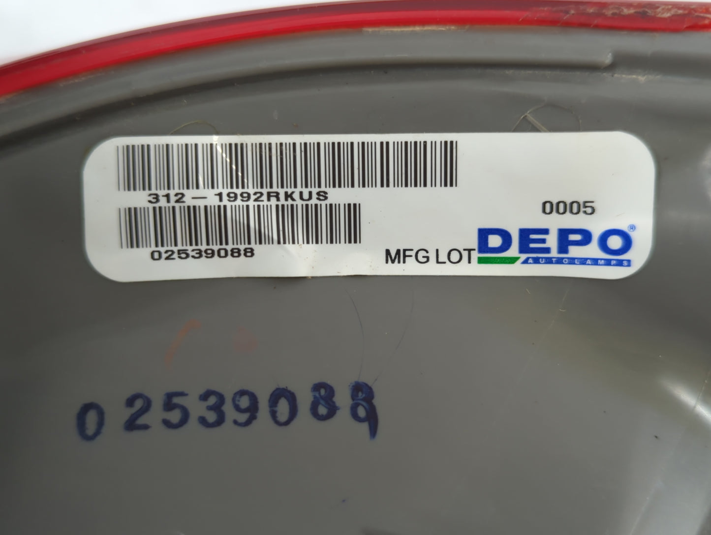 2009-2010 Toyota Corolla Tail Light Assembly Passenger Right OEM P/N:02539088 Fits Fits 2009 2010 OEM Used Auto Parts - Oemusedautoparts1.com