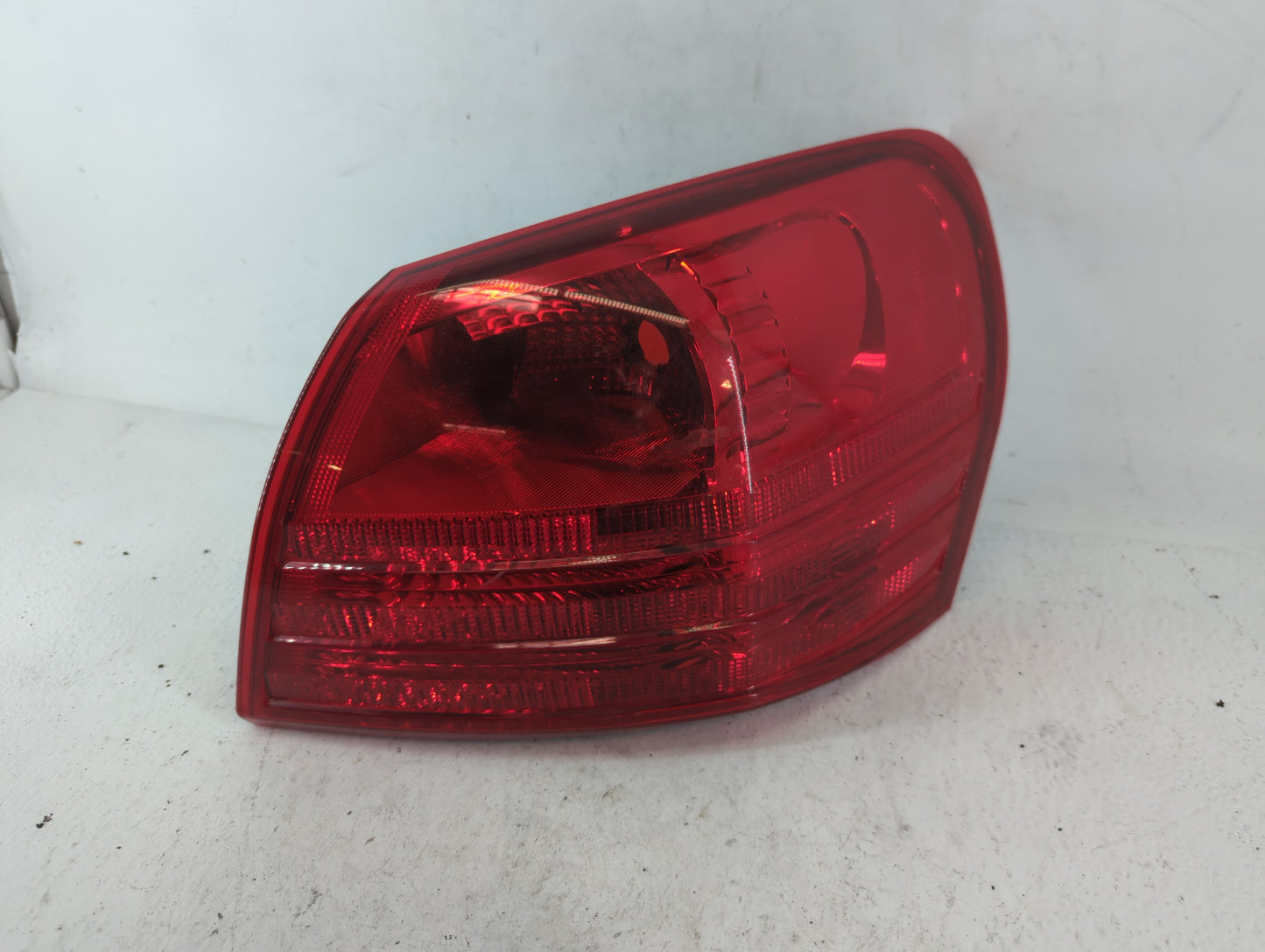 2008-2015 Nissan Rogue Tail Light Assembly Passenger Right OEM Fits Fits 2008 2009 2010 2011 2012 2013 2014 2015 OEM Used Auto Parts - Oemusedautoparts1.com