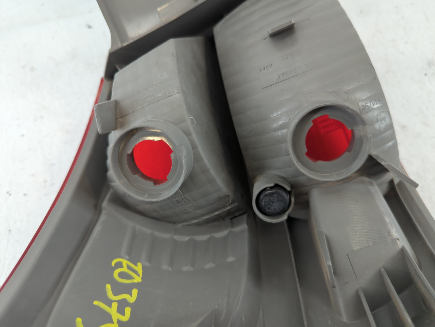 2008-2015 Nissan Rogue Tail Light Assembly Passenger Right OEM Fits Fits 2008 2009 2010 2011 2012 2013 2014 2015 OEM Used Auto Parts - Oemusedautoparts1.com