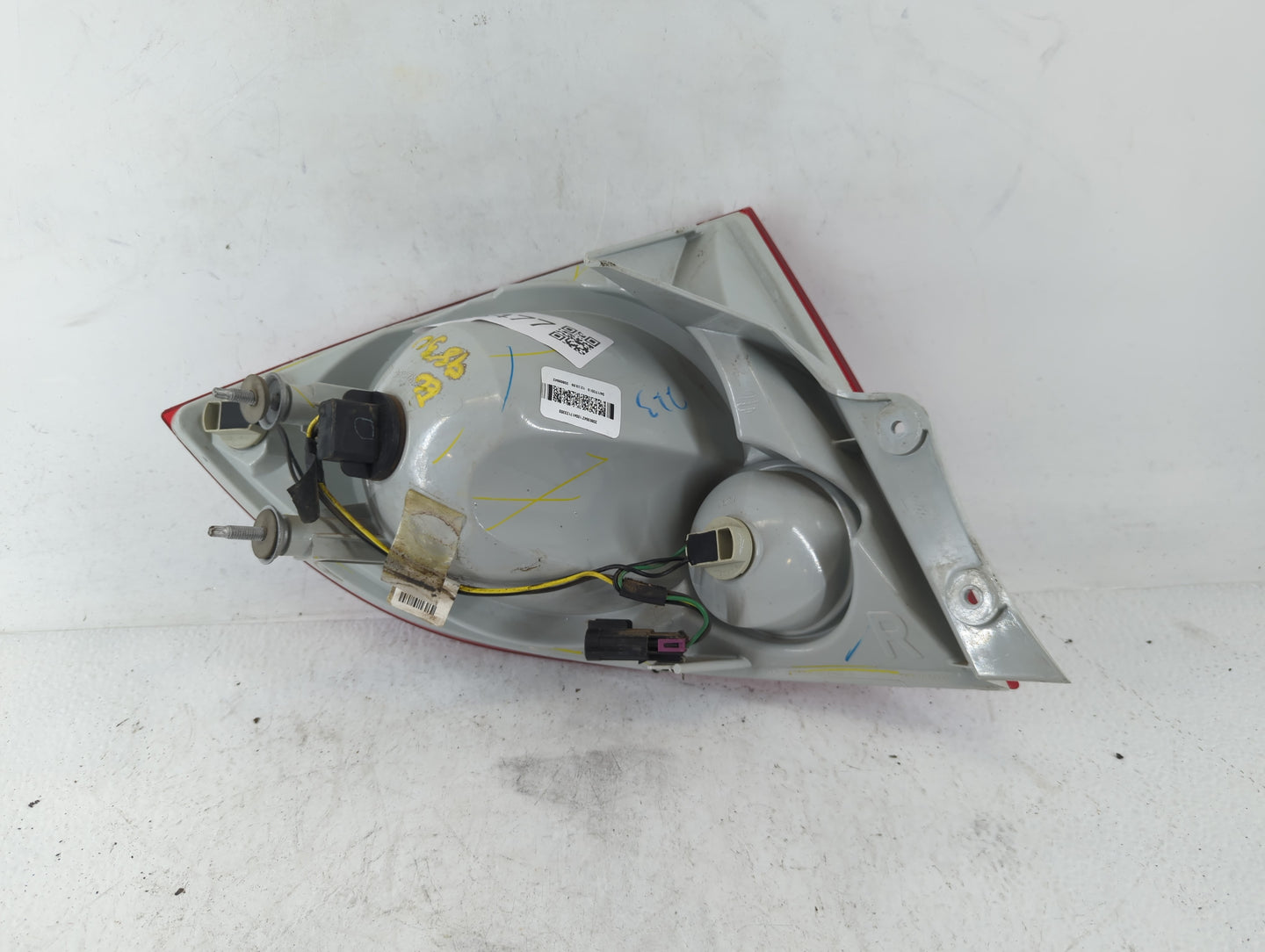 2005-2010 Chevrolet Cobalt Tail Light Assembly Passenger Right OEM P/N:20868642 100417123359 Fits OEM Used Auto Parts - Oemusedautoparts1.com