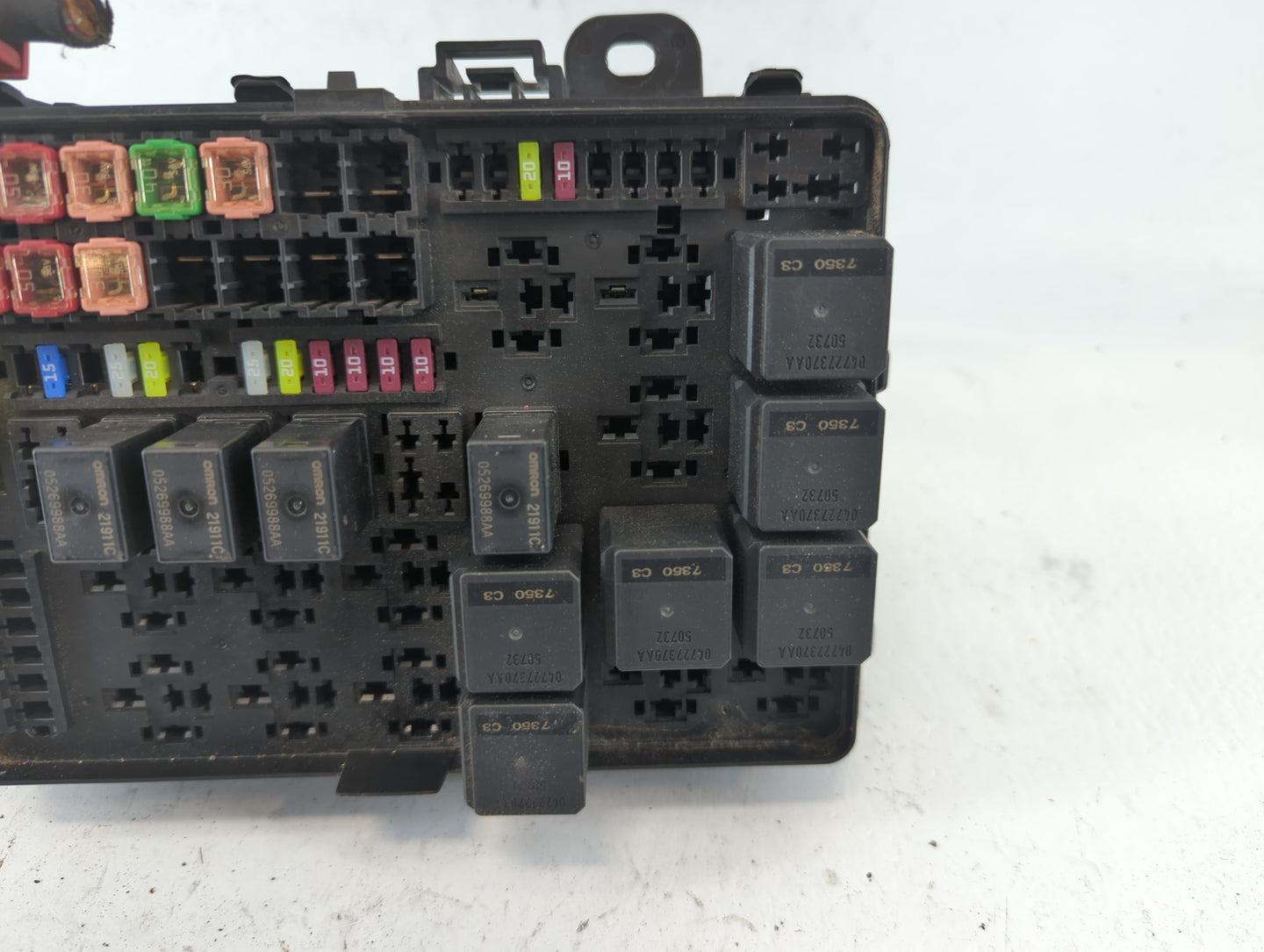 2018 Dodge Charger Fusebox Fuse Box Panel Relay Module P/N:P68336812AC Fits OEM Used Auto Parts - Oemusedautoparts1.com