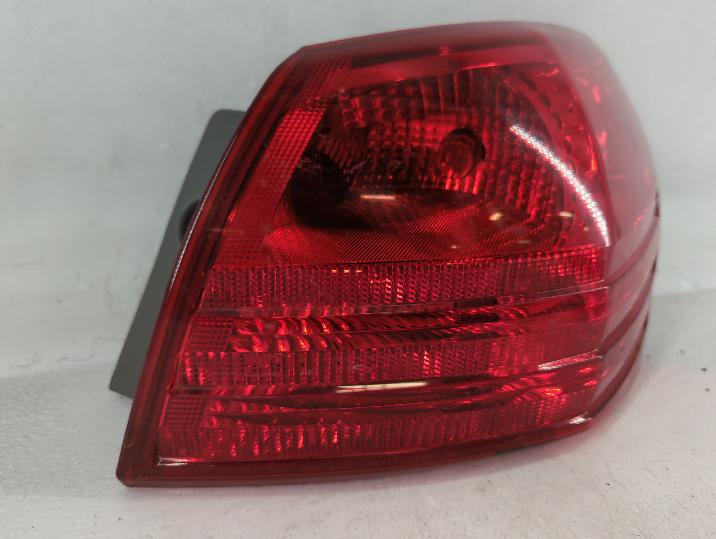 2008-2015 Nissan Rogue Tail Light Assembly Passenger Right OEM Fits Fits 2008 2009 2010 2011 2012 2013 2014 2015 OEM Used Auto Parts - Oemusedautoparts1.com