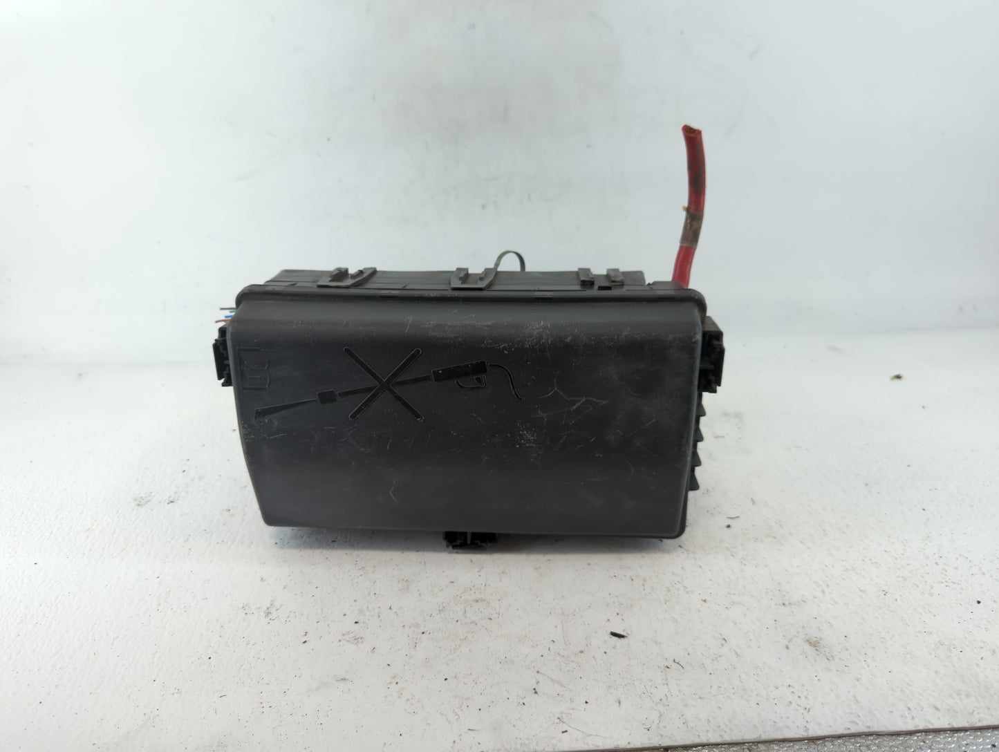 2011-2014 Chevrolet Cruze Fusebox Fuse Box Panel Relay Module P/N:95216200_02 Fits Fits 2011 2012 2013 2014 OEM Used Auto Parts - Oemusedautoparts1.com