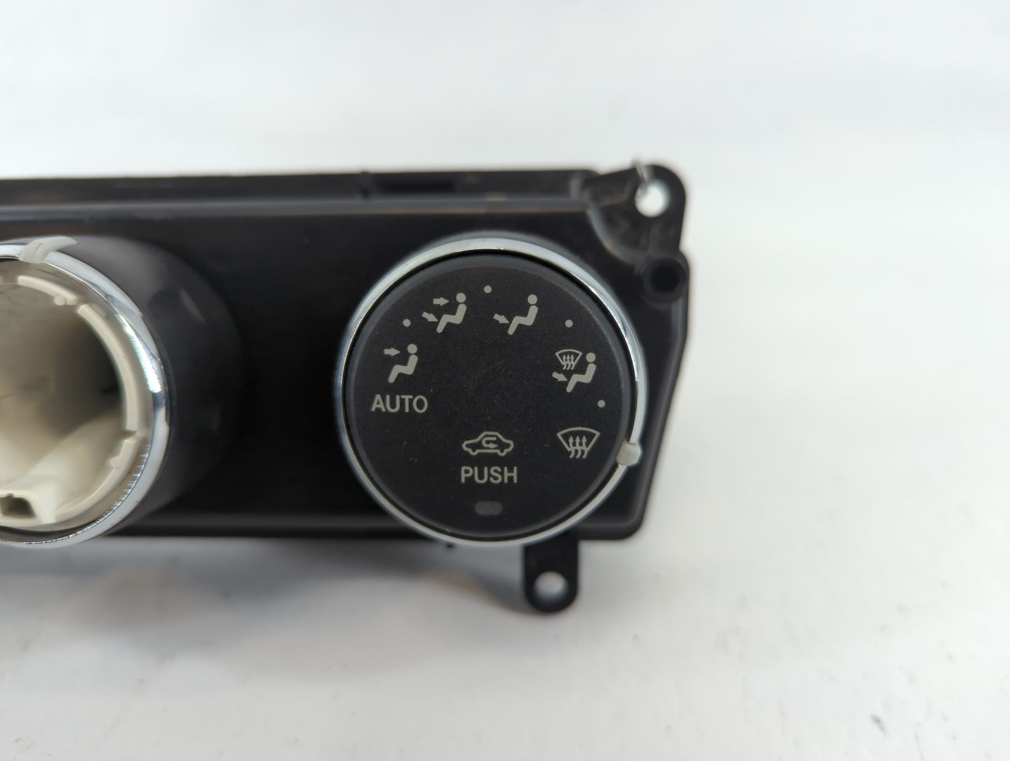2007 Chrysler Sebring Climate Control Module Temperature AC/Heater Replacement P/N:P05058269AF Fits OEM Used Auto Parts - Oemusedautoparts1.com