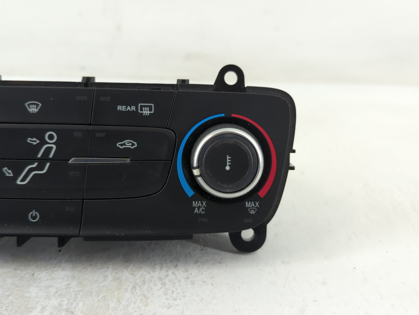 2015-2018 Ford Focus Climate Control Module Temperature AC/Heater Replacement P/N:F1ET-19980-JJ Fits Fits 2015 2016 2017 2018 OEM Used Auto Parts - Oemusedautoparts1.com