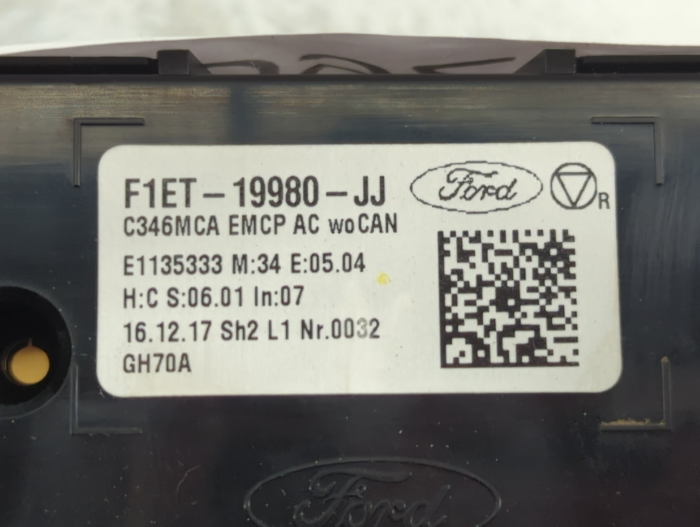 2015-2018 Ford Focus Climate Control Module Temperature AC/Heater Replacement P/N:F1ET-19980-JJ Fits Fits 2015 2016 2017 2018 OEM Used Auto Parts - Oemusedautoparts1.com