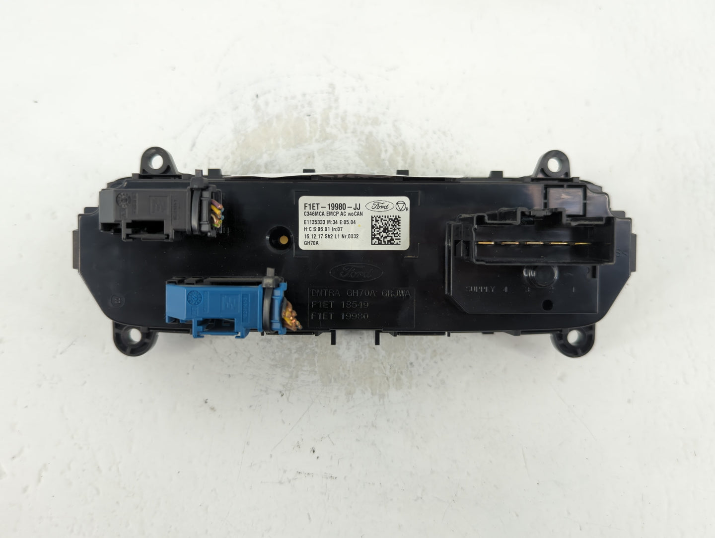 2015-2018 Ford Focus Climate Control Module Temperature AC/Heater Replacement P/N:F1ET-19980-JJ Fits Fits 2015 2016 2017 2018 OEM Used Auto Parts - Oemusedautoparts1.com