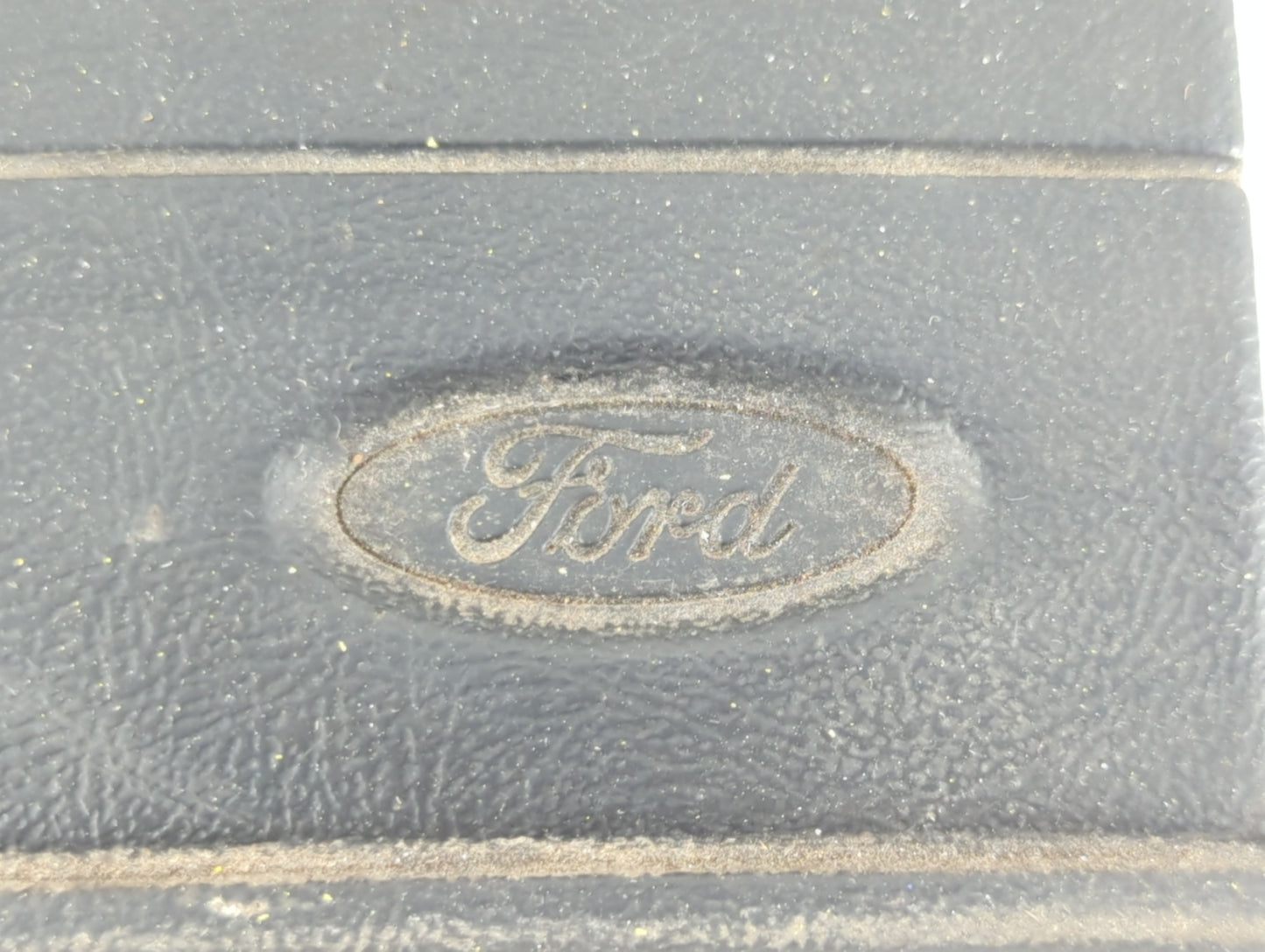 1995-1996 Ford Bronco Air Bag Passenger Right Knee OEM P/N:F6TB-15043B13-AAJ Fits Fits 1995 1996 1997 OEM Used Auto Parts - Oemusedautoparts1.com