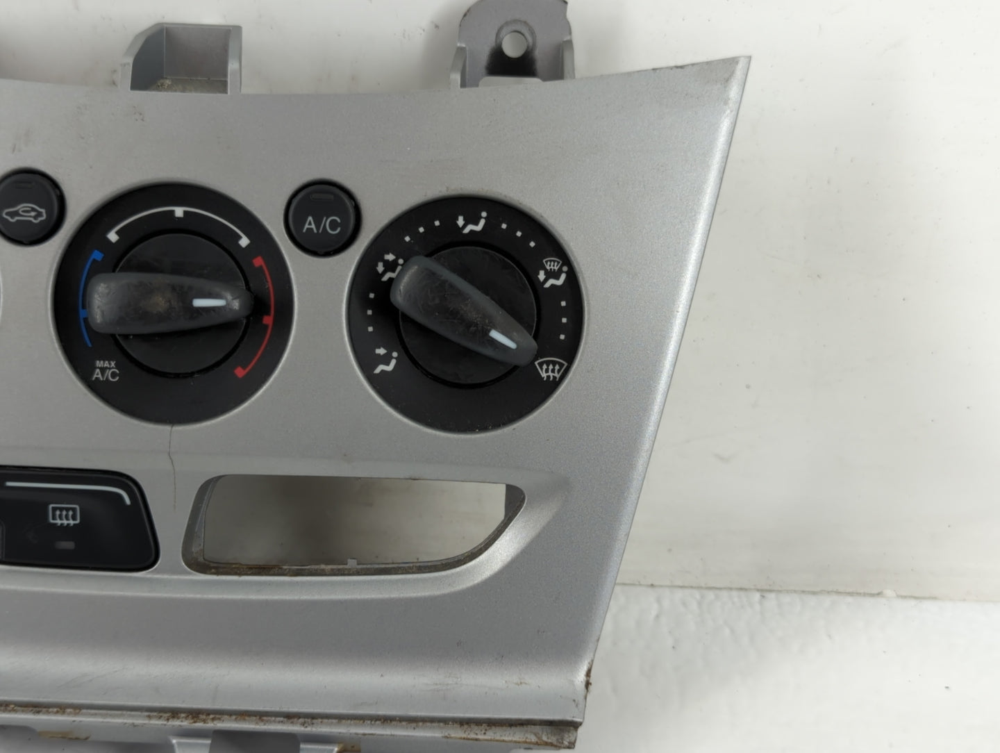 2013-2014 Ford Focus Climate Control Module Temperature AC/Heater Replacement P/N:FD-CM5T-19980-AF Fits Fits 2013 2014 OEM Used Auto Parts - Oemusedautoparts1.com