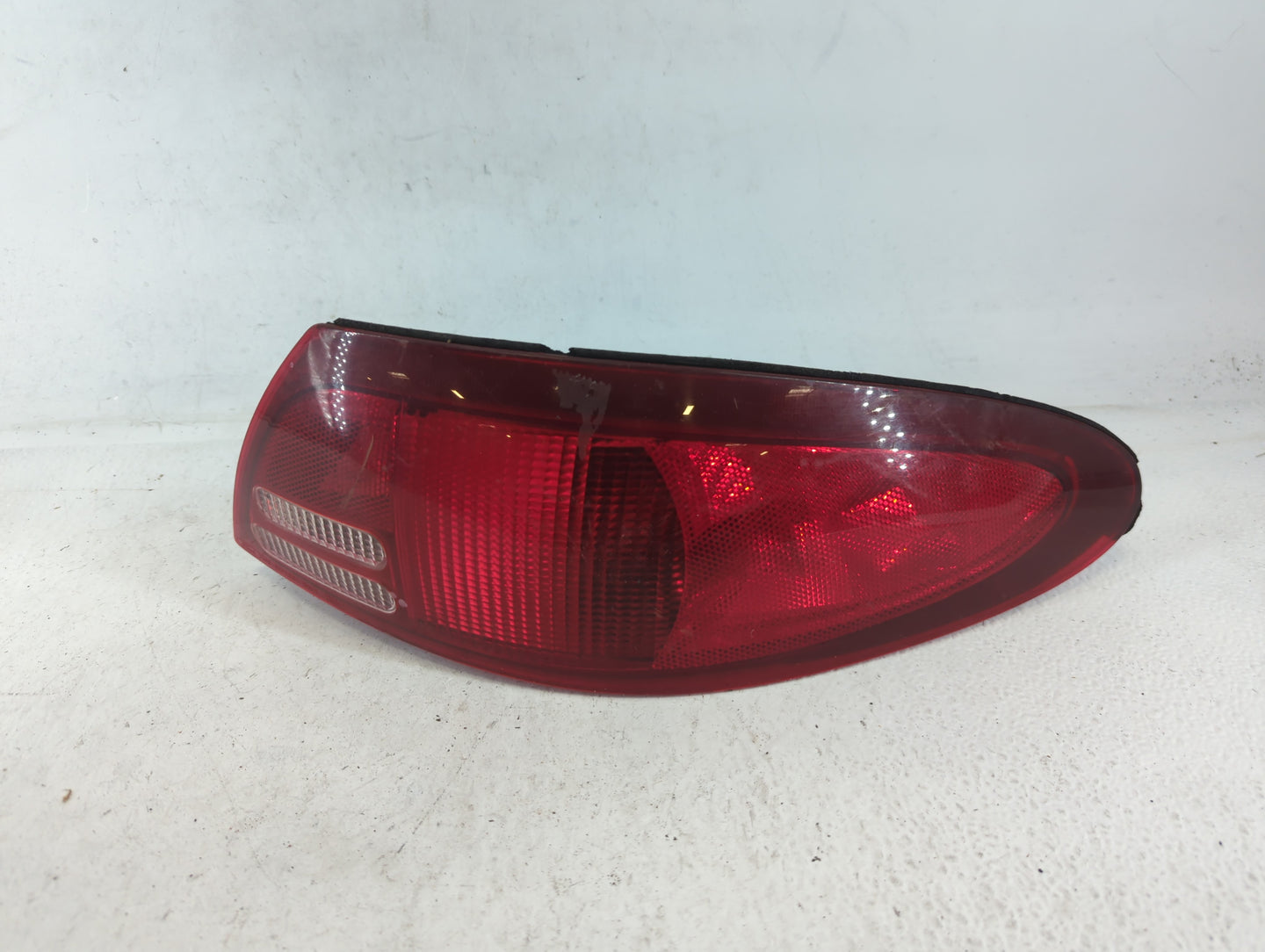 1998 Ford Ecosport Tail Light Assembly Passenger Right OEM P/N:F8CB-13B504-CA Fits OEM Used Auto Parts - Oemusedautoparts1.com