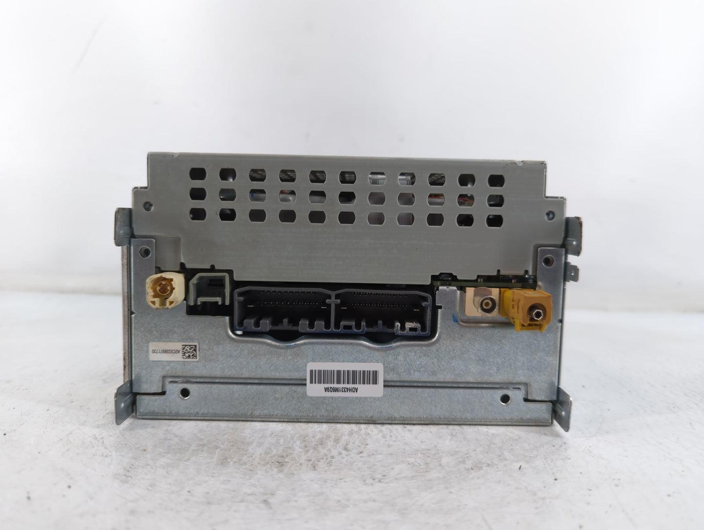 2018-2020 Dodge Journey Radio AM FM Cd Player Receiver Replacement P/N:P68209665AD Fits Fits 2018 2019 2020 OEM Used Auto Parts - Oemusedautoparts1.com