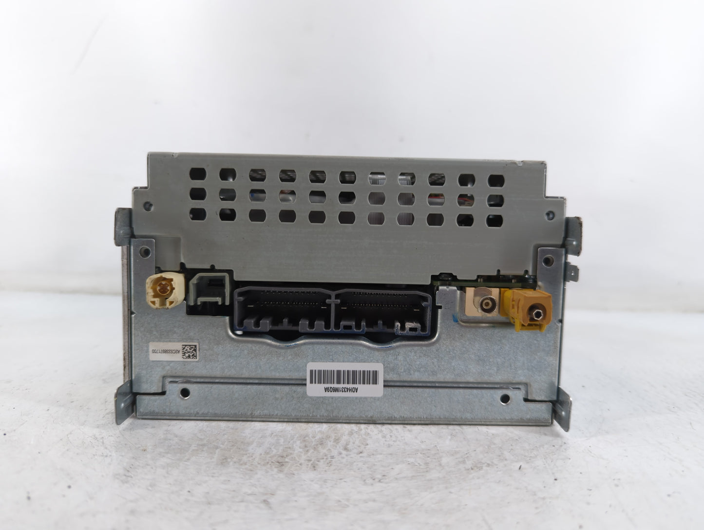 2018-2020 Dodge Journey Radio AM FM Cd Player Receiver Replacement P/N:P68209665AD Fits Fits 2018 2019 2020 OEM Used Auto Parts - Oemusedautoparts1.com