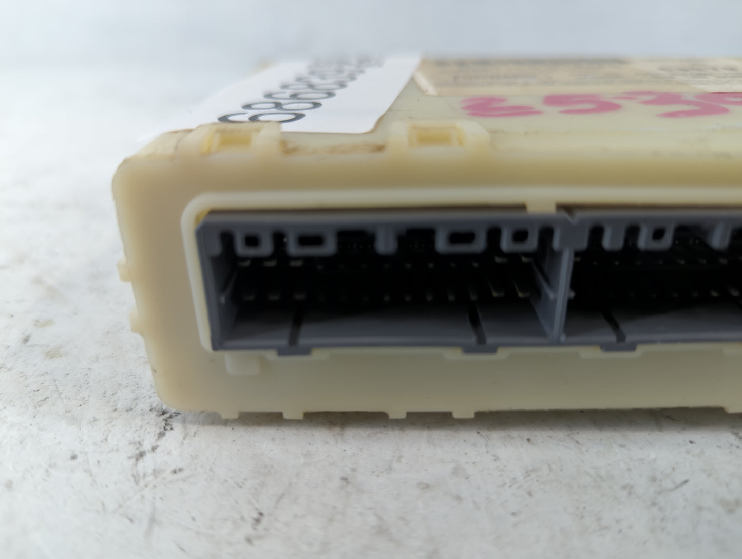 Ford Expedition Chassis Control Module Ccm Bcm Body Control - Oemusedautoparts1.com