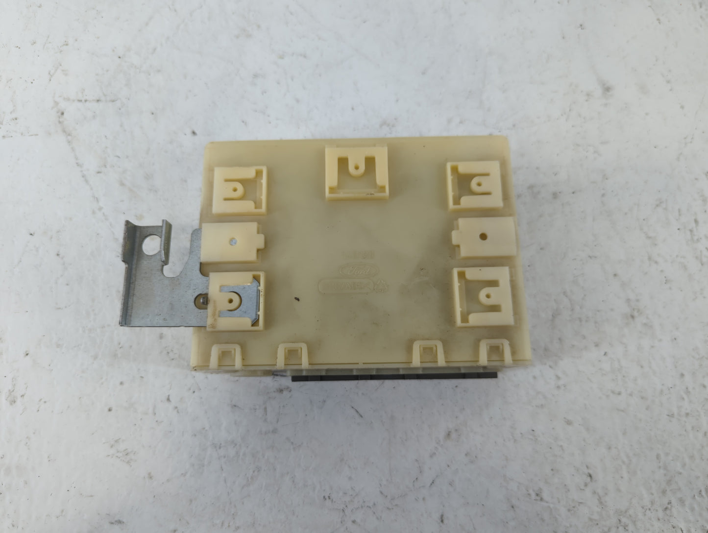 Ford Expedition Chassis Control Module Ccm Bcm Body Control - Oemusedautoparts1.com