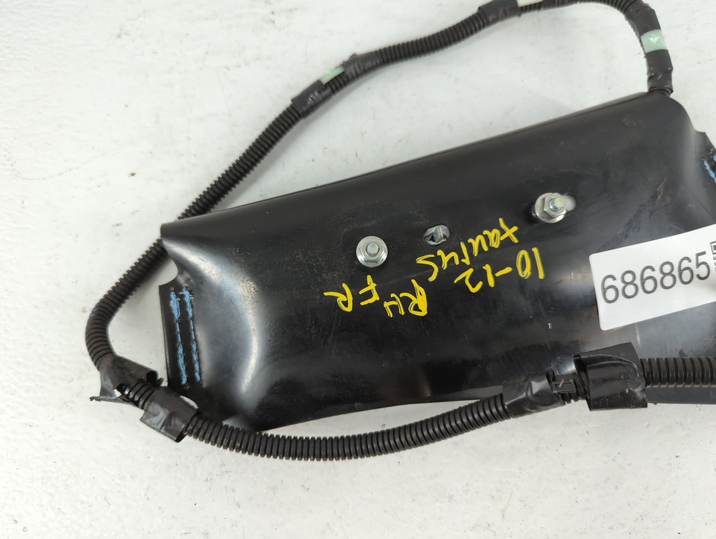 2010-2019 Ford Taurus Air Bag Passenger Right Dashboard OEM P/N:BG13B54611D10 AB Fits OEM Used Auto Parts - Oemusedautoparts1.com