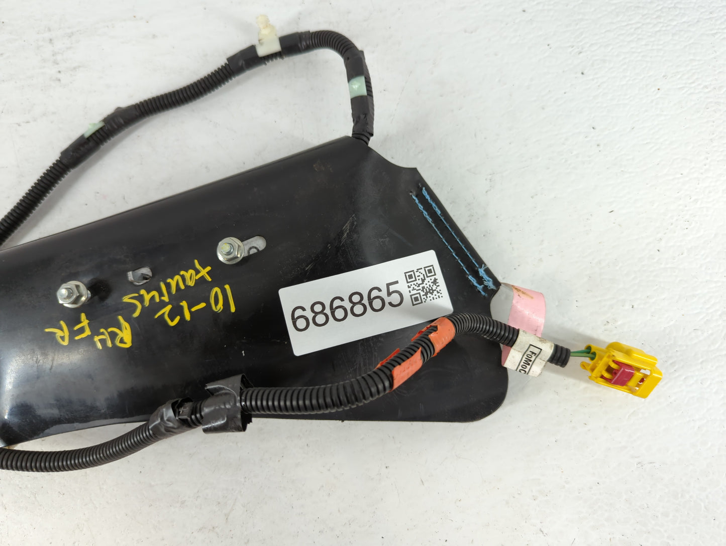 2010-2019 Ford Taurus Air Bag Passenger Right Dashboard OEM P/N:BG13B54611D10 AB Fits OEM Used Auto Parts - Oemusedautoparts1.com
