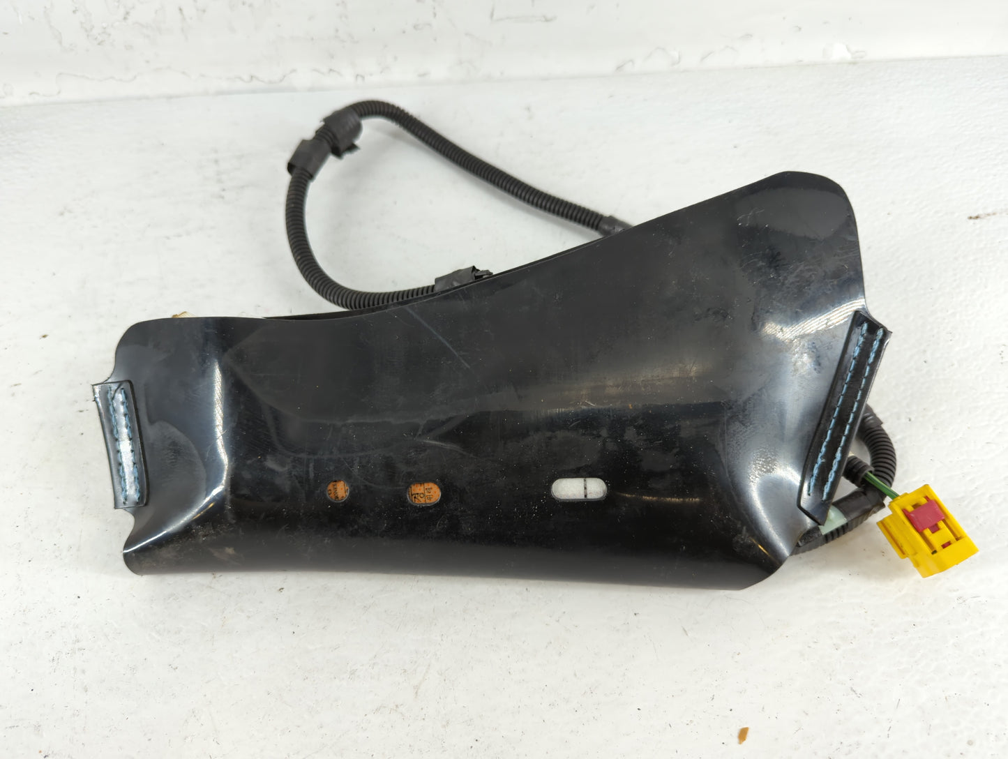 2010-2019 Ford Taurus Air Bag Passenger Right Dashboard OEM P/N:BG13B54611D10 AB Fits OEM Used Auto Parts - Oemusedautoparts1.com