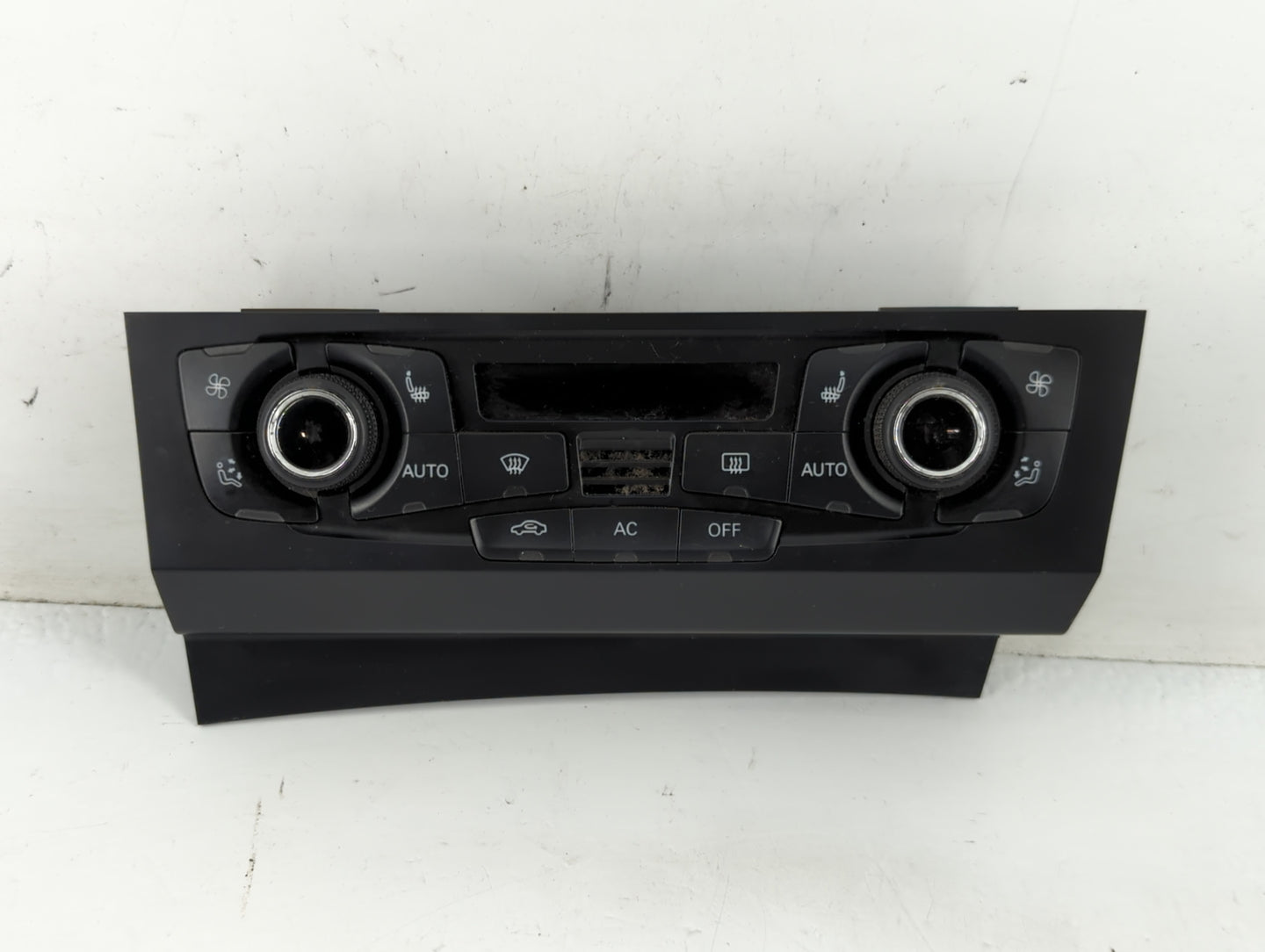 2009-2012 Audi A4 Climate Control Module Temperature AC/Heater Replacement P/N:8T1 820 043 AC Fits OEM Used Auto Parts - Oemusedautoparts1.com