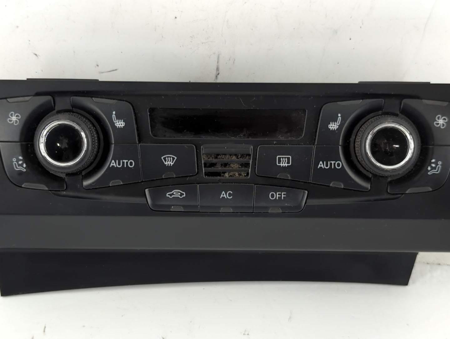 2009-2012 Audi A4 Climate Control Module Temperature AC/Heater Replacement P/N:8T1 820 043 AC Fits OEM Used Auto Parts - Oemusedautoparts1.com
