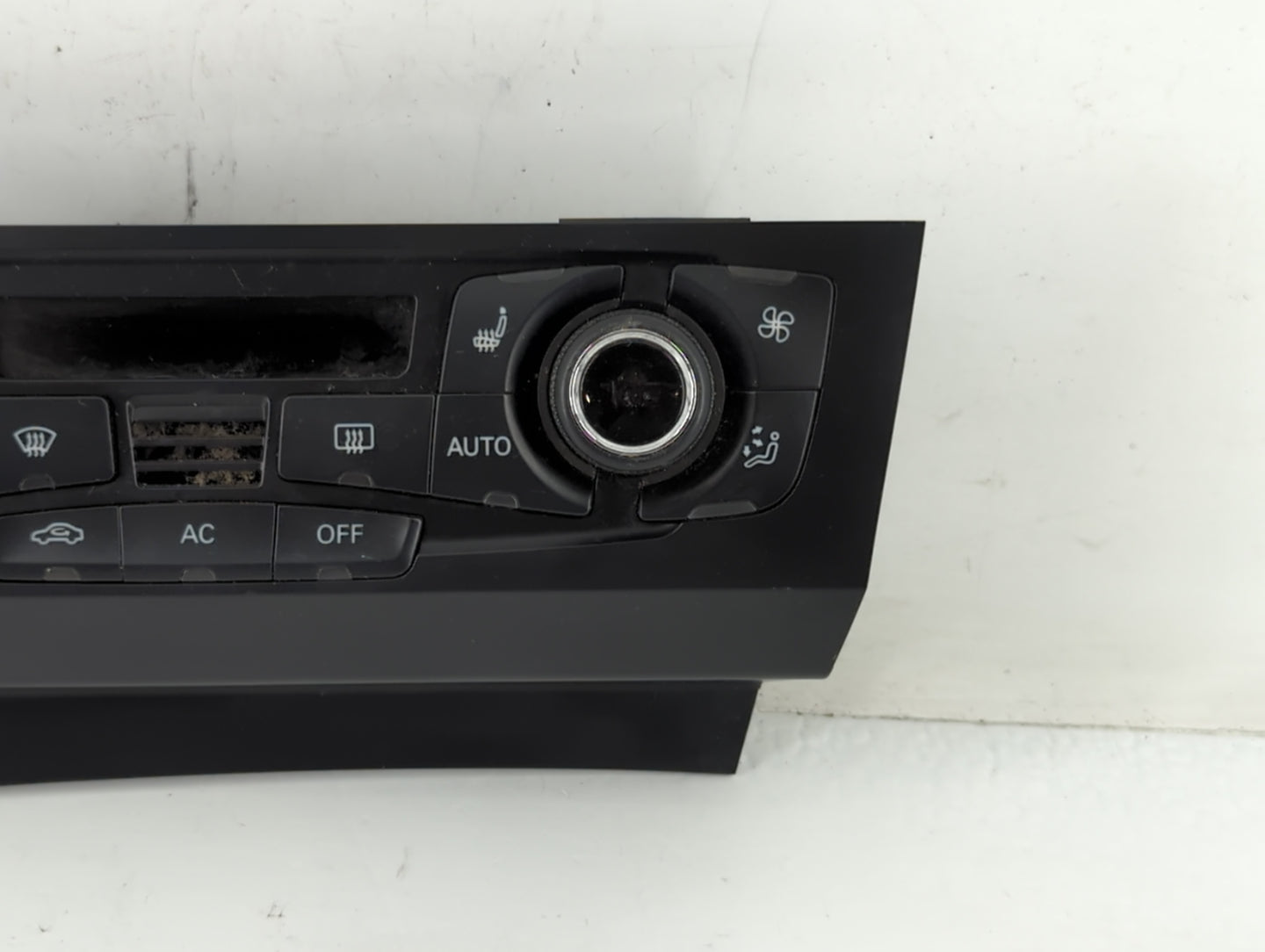 2009-2012 Audi A4 Climate Control Module Temperature AC/Heater Replacement P/N:8T1 820 043 AC Fits OEM Used Auto Parts - Oemusedautoparts1.com