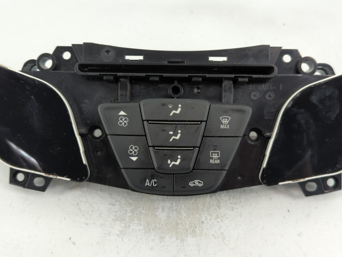 2014-2016 Buick Lacrosse Climate Control Module Temperature AC/Heater Replacement P/N:26679453 Fits Fits 2014 2015 2016 OEM Used Auto Parts - Oemusedautoparts1.com
