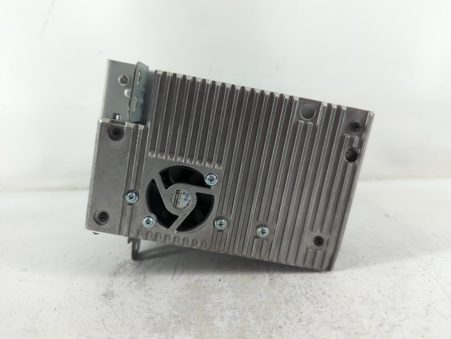 2010-2012 Cadillac Srx Radio AM FM Cd Player Receiver Replacement P/N:20907419 Fits Fits 2010 2011 2012 OEM Used Auto Parts - Oemusedautoparts1.com