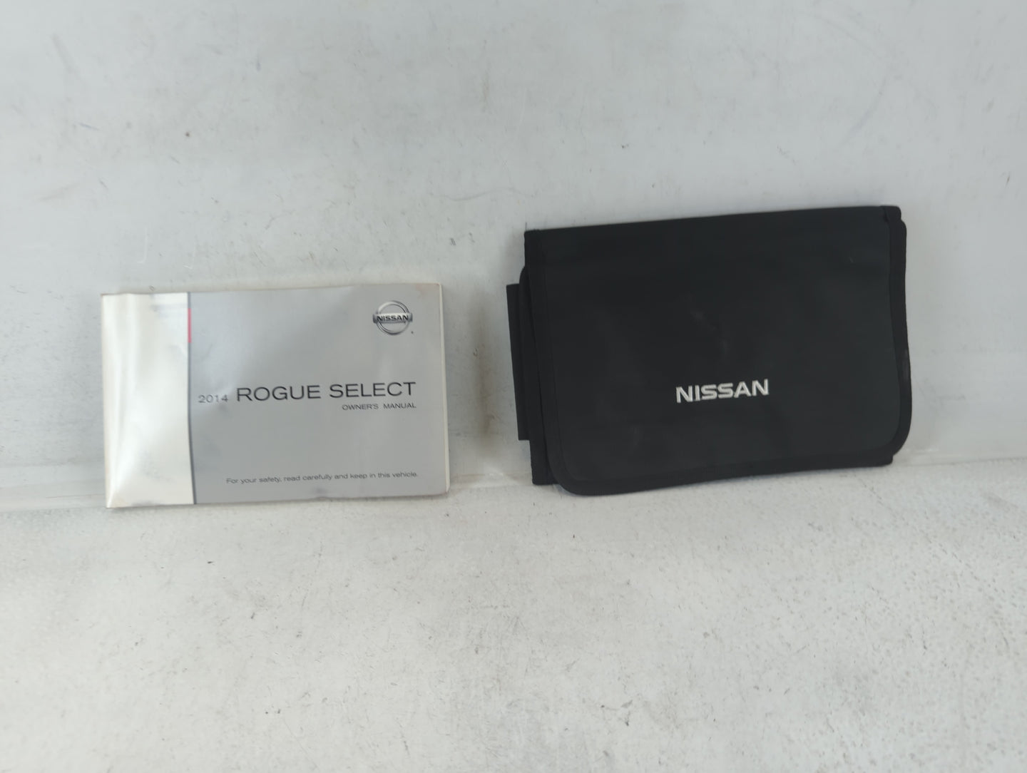 2014 Nissan Rogue Select Owners Manual Book Guide P/N:OM14E00S35U0 OEM Used Auto Parts - Oemusedautoparts1.com