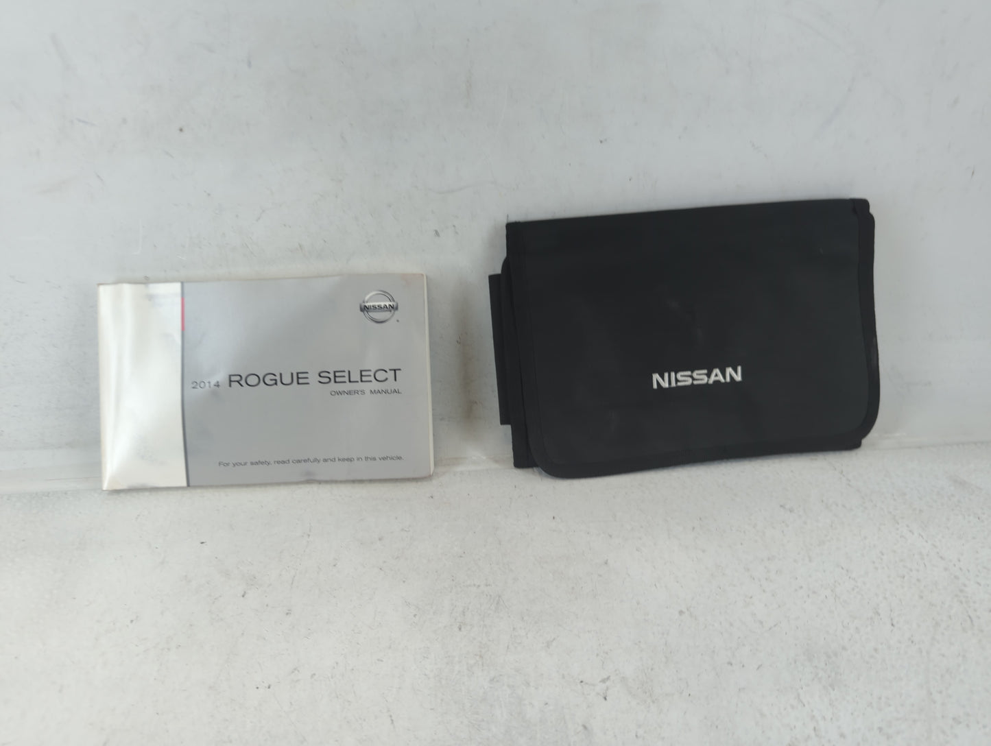 2014 Nissan Rogue Select Owners Manual Book Guide P/N:OM14E00S35U0 OEM Used Auto Parts - Oemusedautoparts1.com