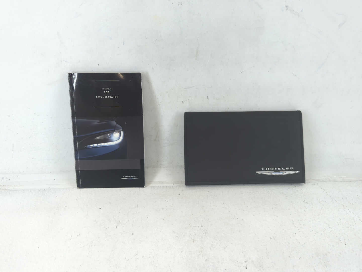2015 Chrysler 200 Owners Manual Book Guide P/N:15UF-926-AA OEM Used Auto Parts - Oemusedautoparts1.com