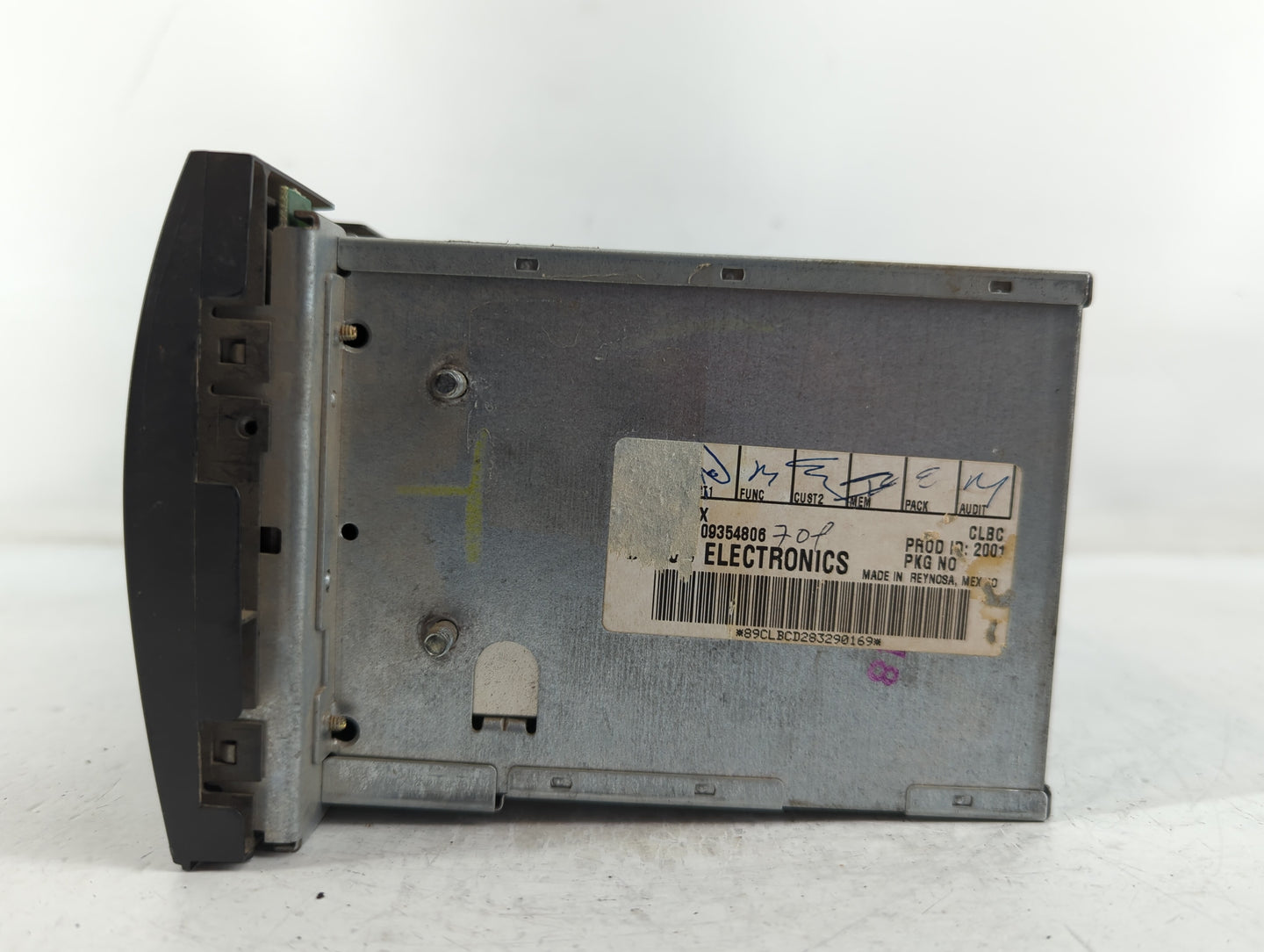 1998-2001 Cadillac Seville Radio AM FM Cd Player Receiver Replacement P/N:09354806 Fits Fits 1998 1999 2000 2001 2002 OEM Used Auto Parts - Oemusedautoparts1.com