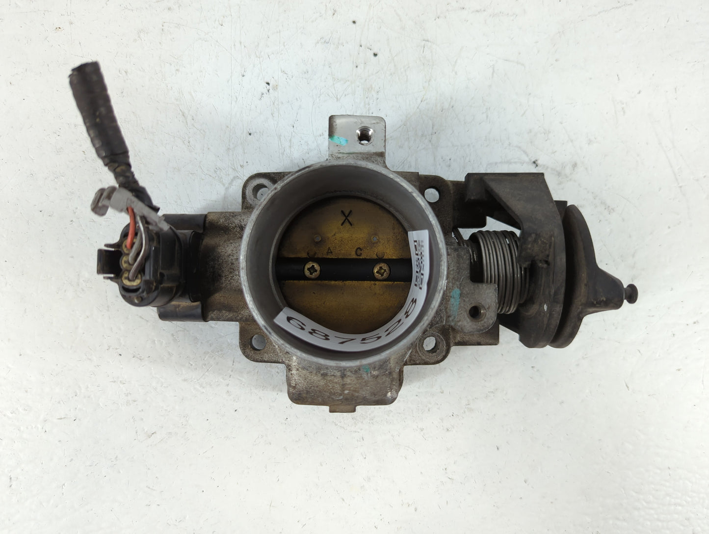 2001-2002 Mazda Tribute Throttle Body P/N:BA 0L07B F5RF 98989 Fits Fits 2001 2002 2003 OEM Used Auto Parts - Oemusedautoparts1.com