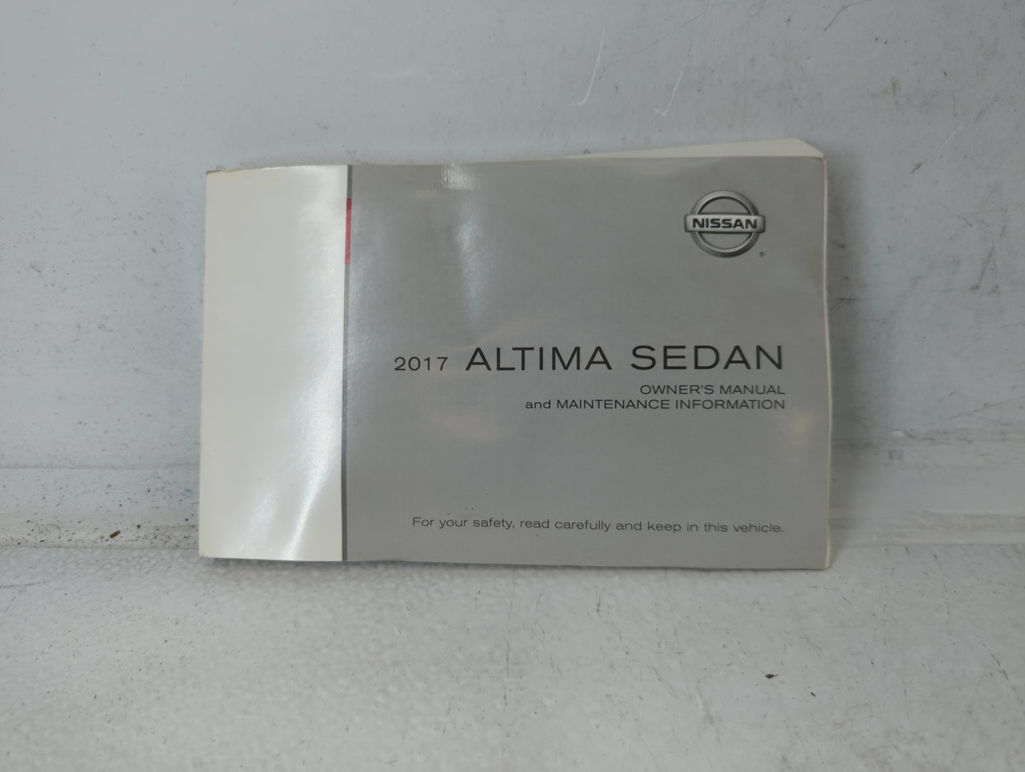 2017 Nissan Altima Owners Manual Book Guide P/N:OM17EA OL33U0 OEM Used Auto Parts - Oemusedautoparts1.com