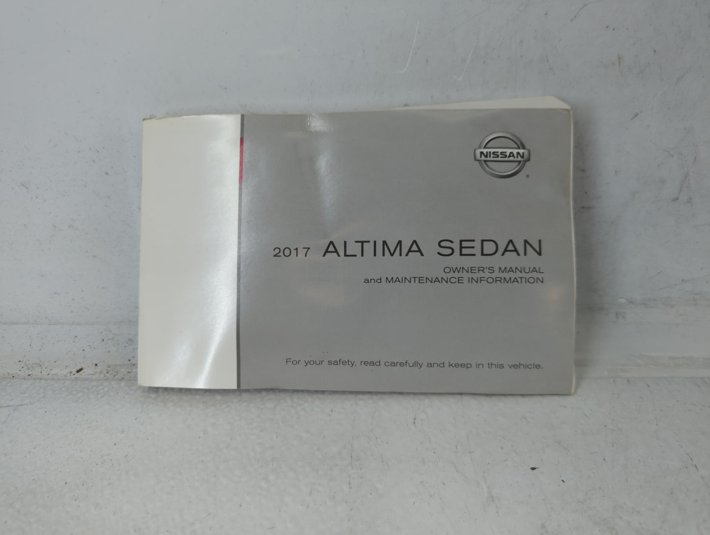 2017 Nissan Altima Owners Manual Book Guide P/N:OM17EA OL33U0 OEM Used Auto Parts - Oemusedautoparts1.com