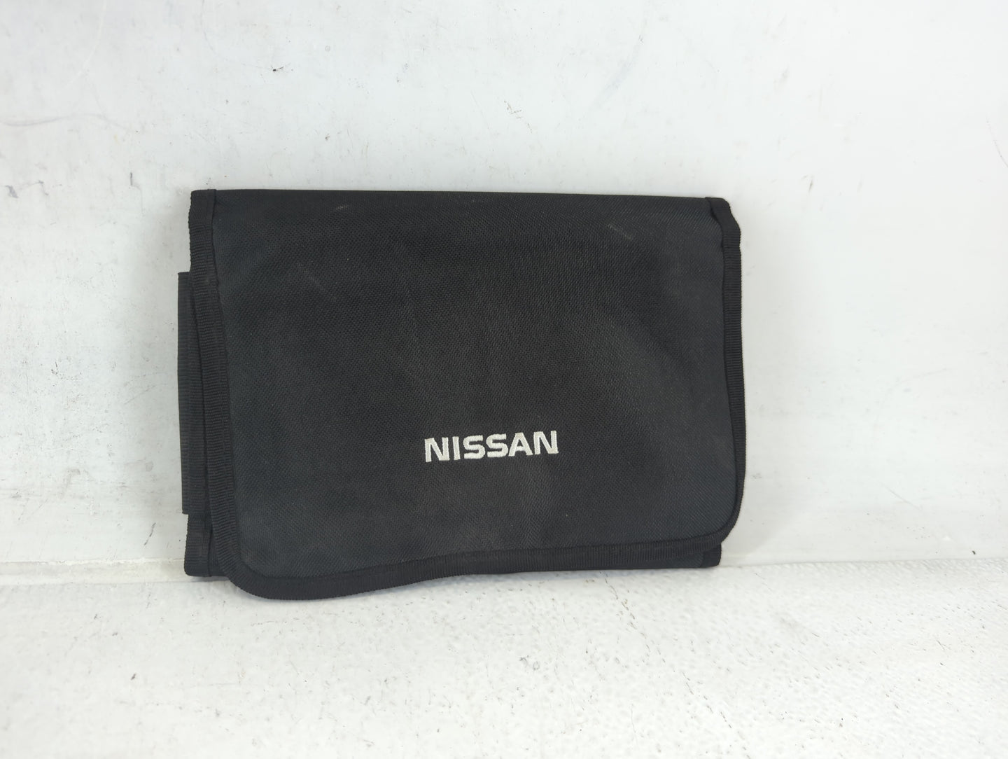 2017 Nissan Altima Owners Manual Book Guide P/N:OM17EA OL33U0 OEM Used Auto Parts - Oemusedautoparts1.com