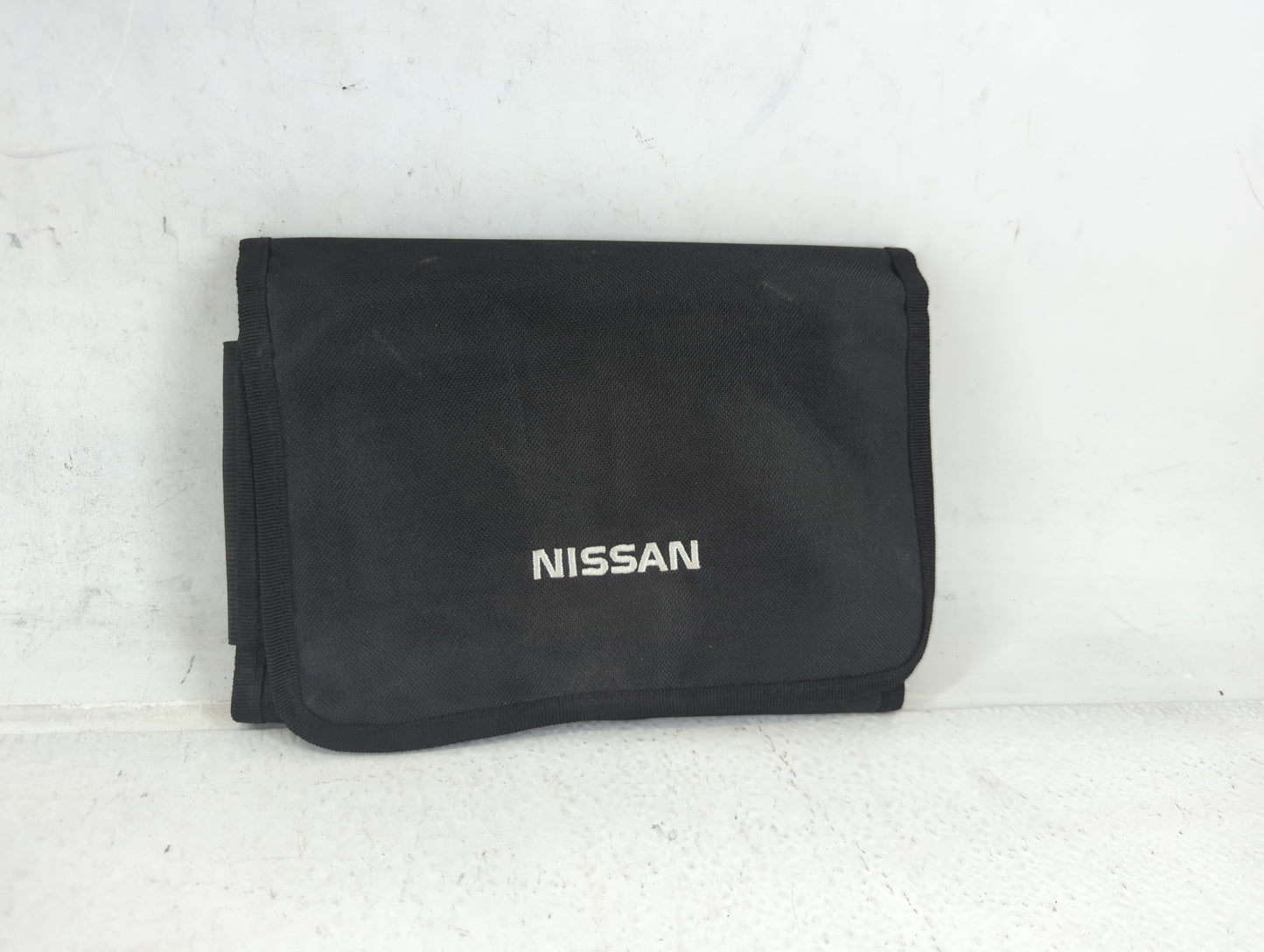 2017 Nissan Altima Owners Manual Book Guide P/N:OM17EA OL33U0 OEM Used Auto Parts - Oemusedautoparts1.com