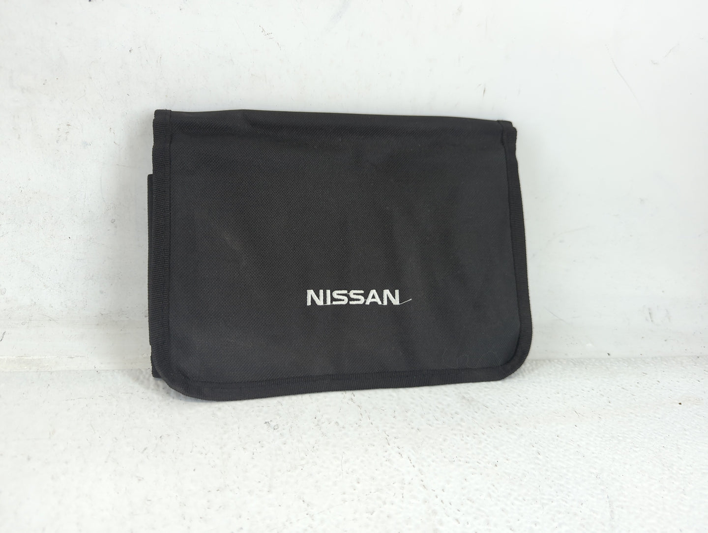 2016 Nissan Sentra Owners Manual Book Guide P/N:OM16EM 0B17U0 OEM Used Auto Parts - Oemusedautoparts1.com