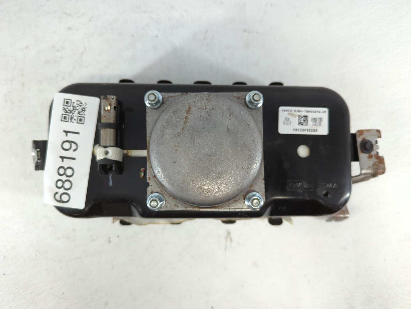 2013-2014 Ford Escape Air Bag Passenger Right Dashboard OEM P/N:CJ54-78044A74-AE Fits Fits 2013 2014 2015 OEM Used Auto Parts - Oemusedautoparts1.com