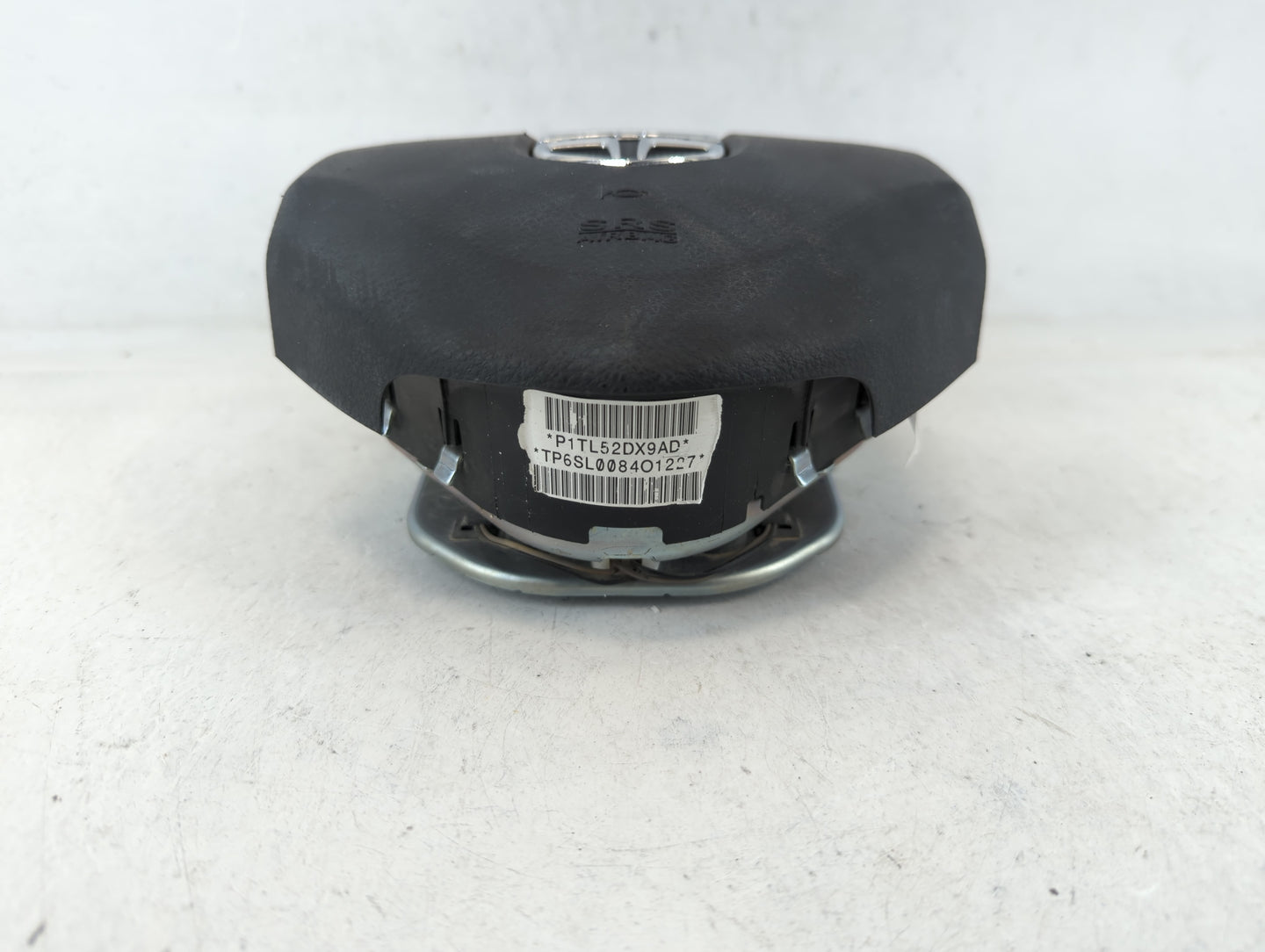 2013-2016 Dodge Dart Air Bag Driver Left Steering Wheel Mounted P/N:P68102233AD Fits Fits 2013 2014 2015 2016 OEM Used Auto Parts - Oemusedautoparts1.com