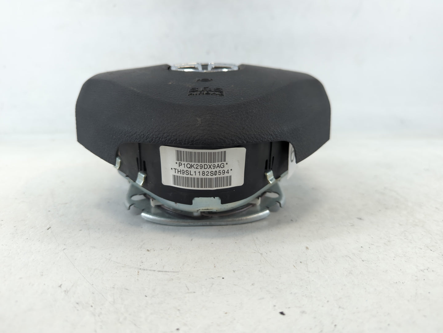2012 Dodge Caravan Air Bag Driver Left Steering Wheel Mounted P/N:P1QK29DX9AG Fits Fits 2011 OEM Used Auto Parts - Oemusedautoparts1.com