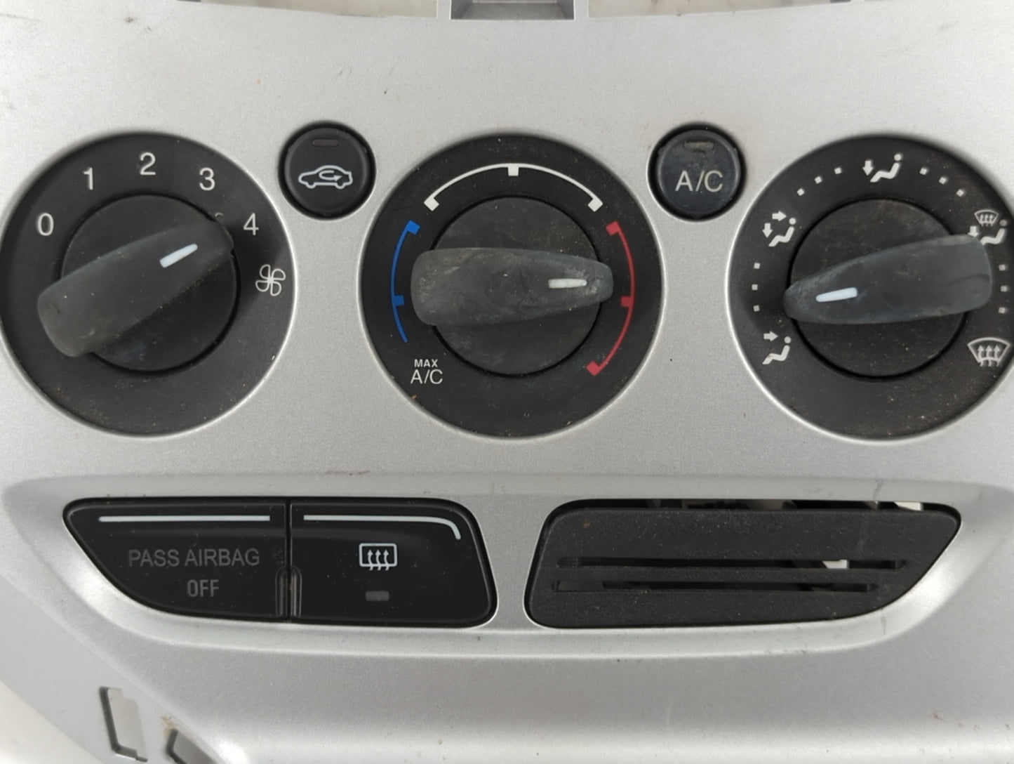 2013-2014 Ford Focus Climate Control Module Temperature AC/Heater Replacement P/N:CM5T-19980-AF Fits Fits 2013 2014 OEM Used Auto Parts - Oemusedautoparts1.com
