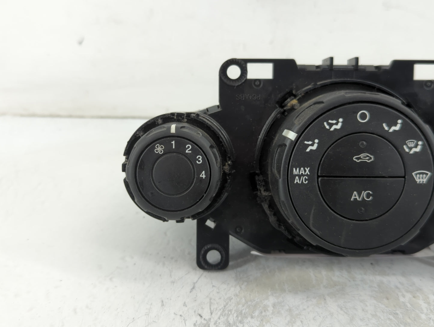 2019 Oldsmobile Fiesta Climate Control Module Temperature AC/Heater Replacement P/N:DSBT 19980 AF Fits OEM Used Auto Parts - Oemusedautoparts1.com