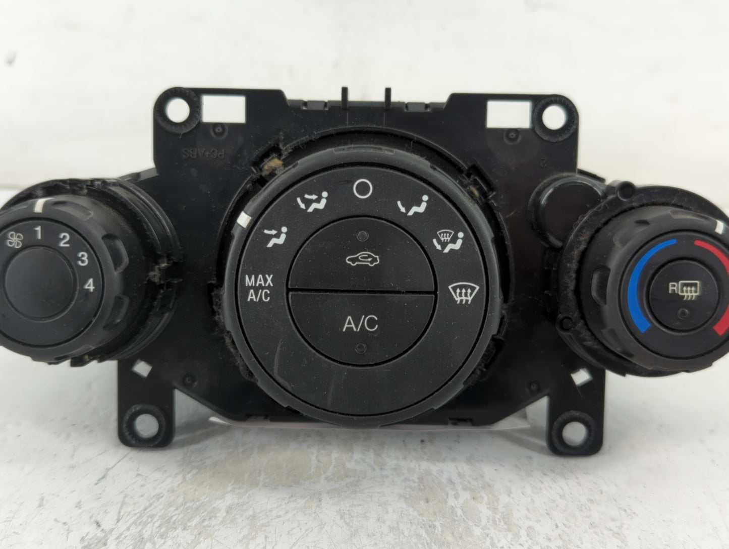 2019 Oldsmobile Fiesta Climate Control Module Temperature AC/Heater Replacement P/N:DSBT 19980 AF Fits OEM Used Auto Parts - Oemusedautoparts1.com