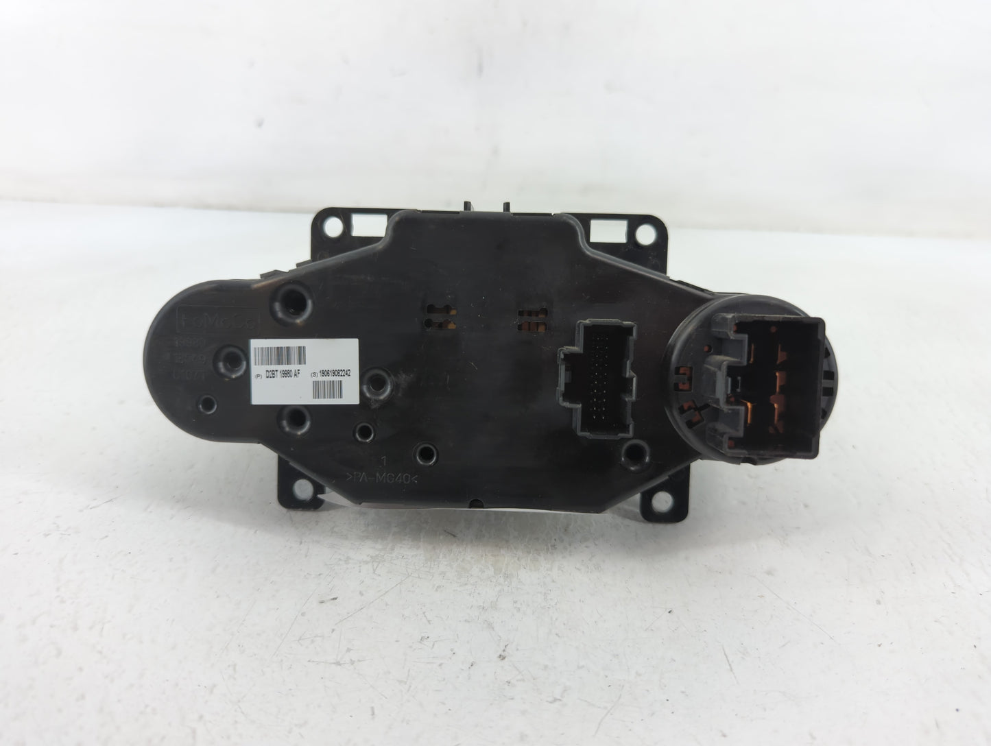 2019 Oldsmobile Fiesta Climate Control Module Temperature AC/Heater Replacement P/N:DSBT 19980 AF Fits OEM Used Auto Parts - Oemusedautoparts1.com